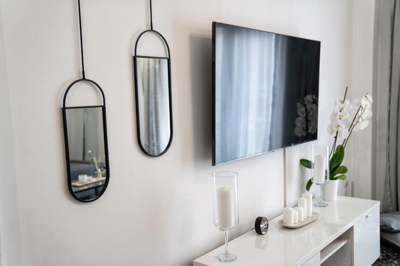 Lux Apartment Near Acropolis! In The Heart Of Атина Екстериор снимка