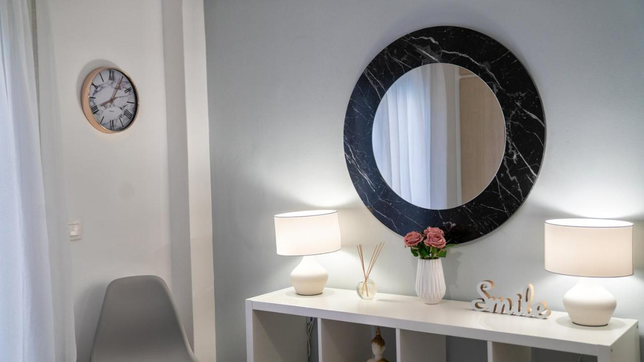 Lux Apartment Near Acropolis! In The Heart Of Атина Екстериор снимка